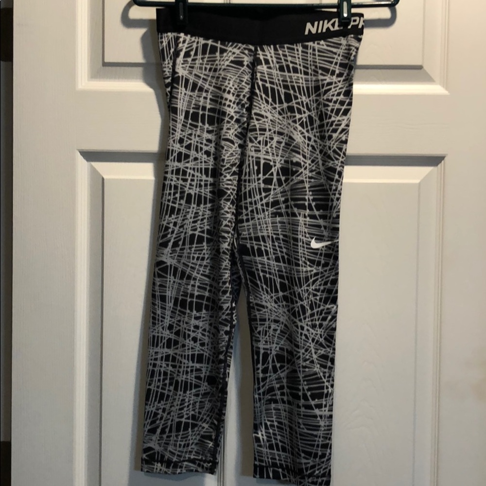 Nike Cropped Leggings